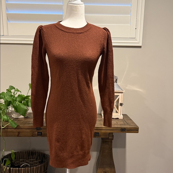 Nicole Miller Dresses & Skirts - Nicole Miller Rust Long Sleeve Dress